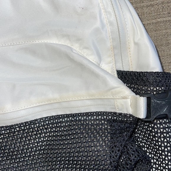 Lululemon All Hours Backpack - Picture 5 of 15